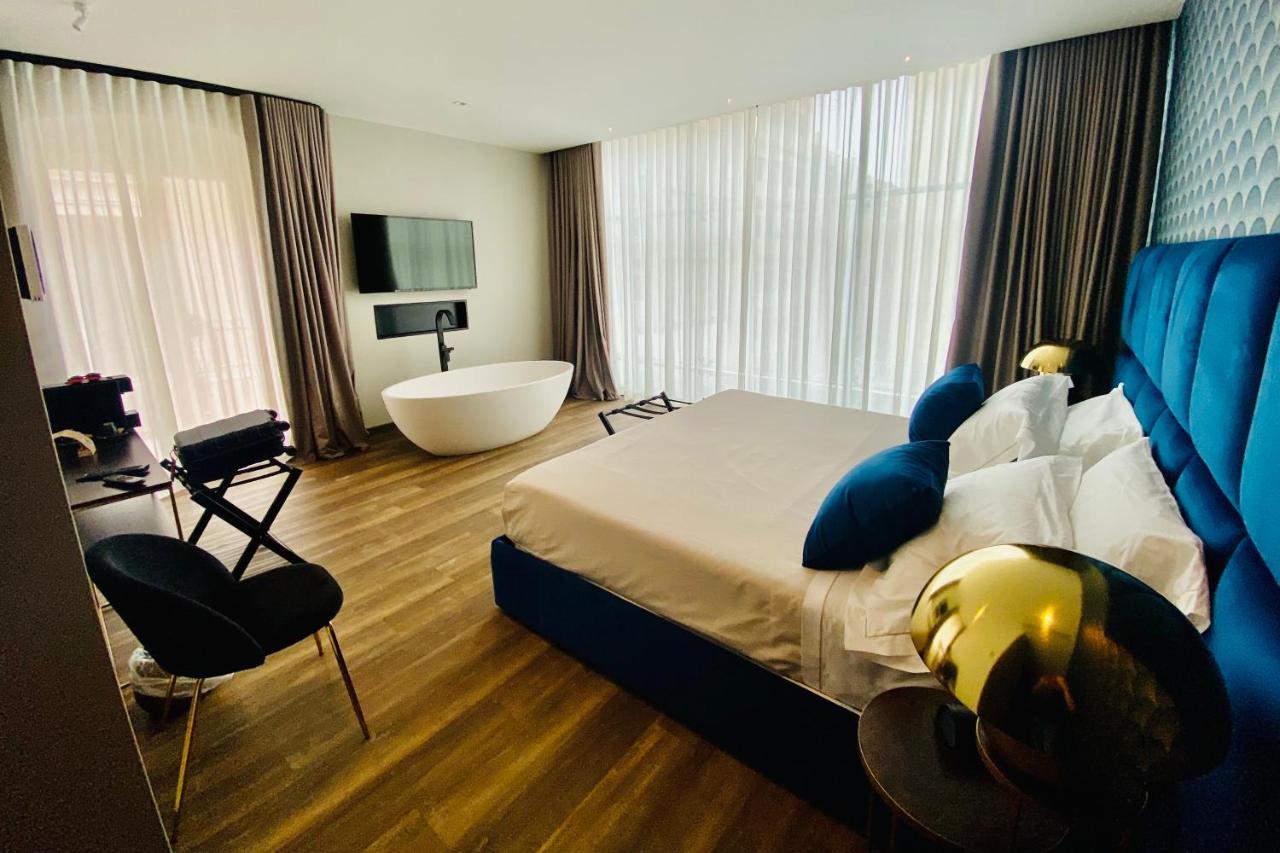 Hotel Palazzo Gatto Bianco Bari Esterno foto